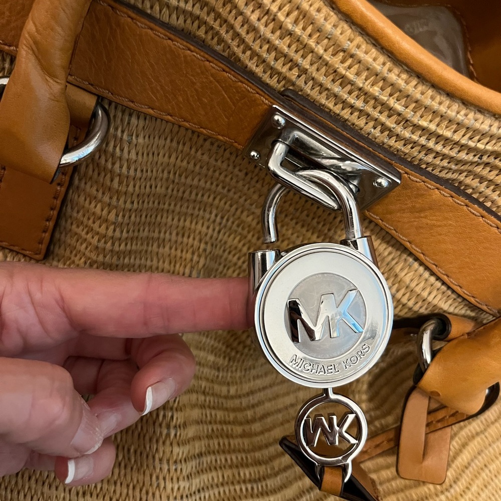 Vintage Michael Kors Large Hamilton Tan Woven Bag Purse Tote Silver hardware - Picture 13 of 15